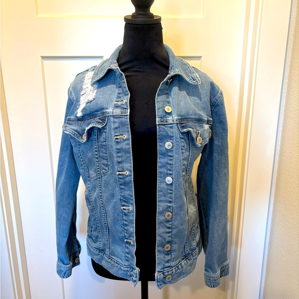 Arizona Jean Co women’s denim jacket. Size S